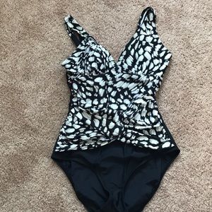 Croft & Barrow stomach control bathing suit
